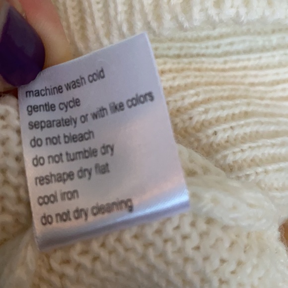 Elsamanda Winter White Sweater - Picture 13 of 16